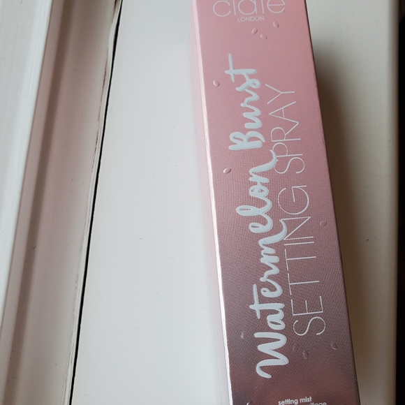 Watermelon Burst Setting Spray - Picture 2 of 4